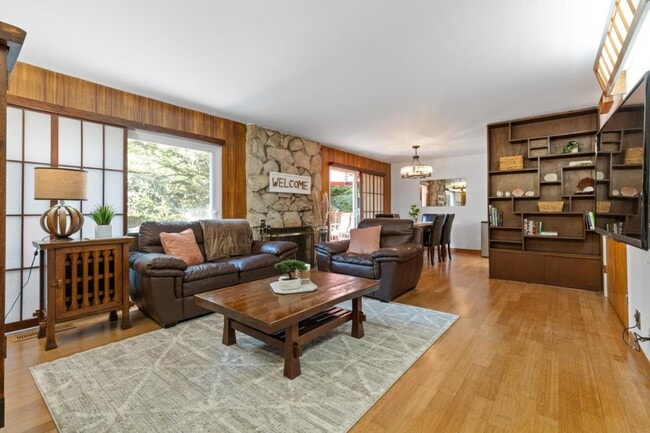 Building Photo - 530 Rockaway Beach Ave