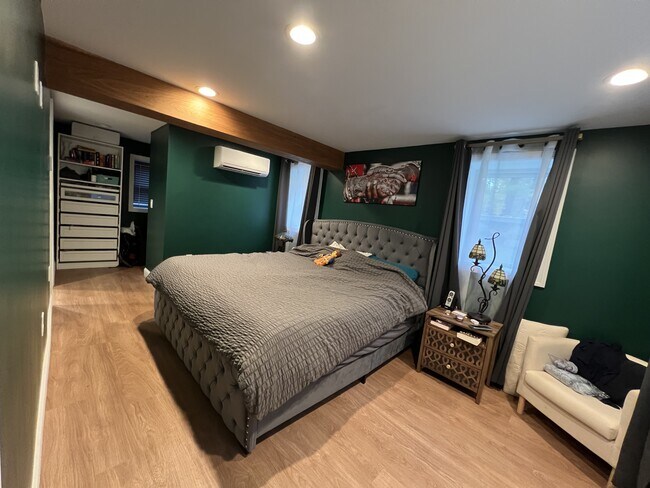 Building Photo - 27 Burlington Rd