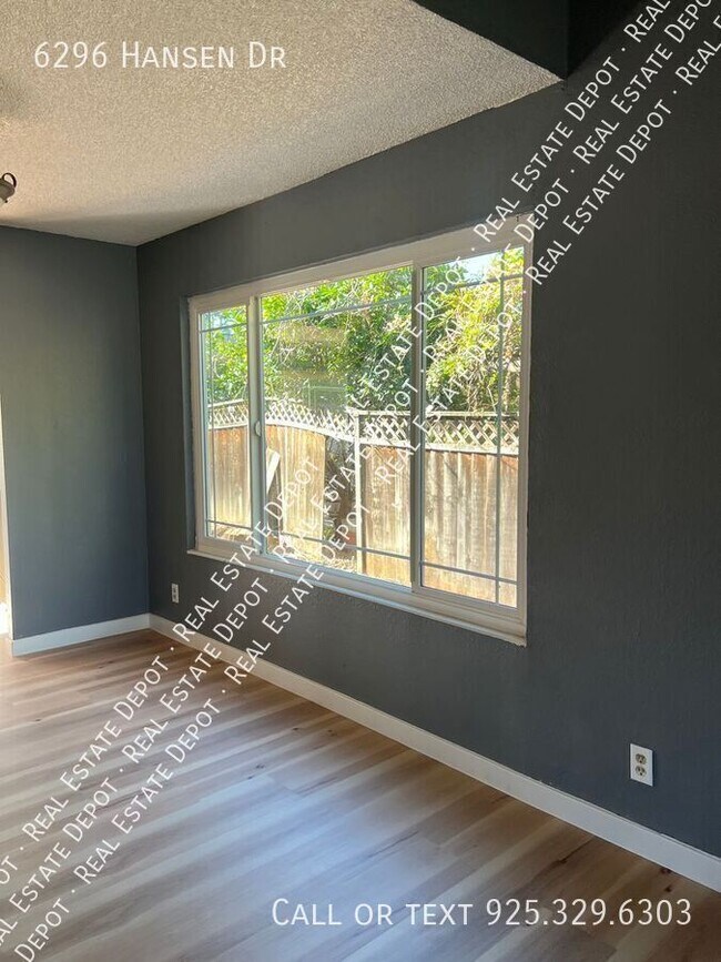 Building Photo - 6296 Hansen Dr