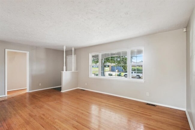 Building Photo - 309 Sherri Ln