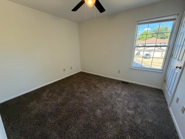 Building Photo - 1413 N Frideriki Dr