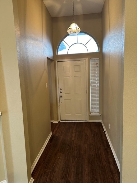 Building Photo - 2604 Crystal Falls Dr