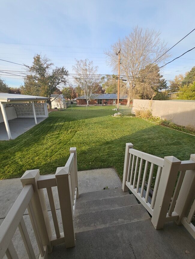 Building Photo - 4 bed 2 bath Home in Murray