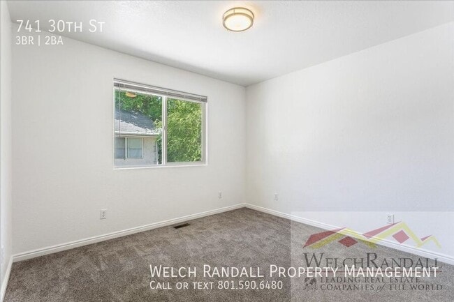 Building Photo - 741 30th St