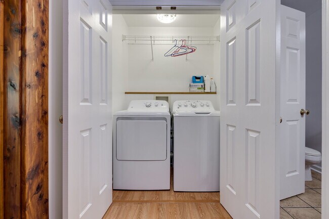 Building Photo - "Charming 2-Bedroom Furnished Retreat with Spacious Layout and 2.5 Baths in York, SC!"