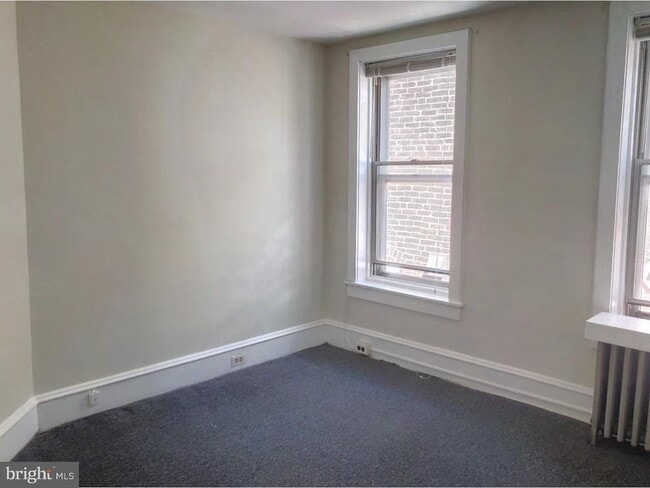 Building Photo - 306 Leverington Ave