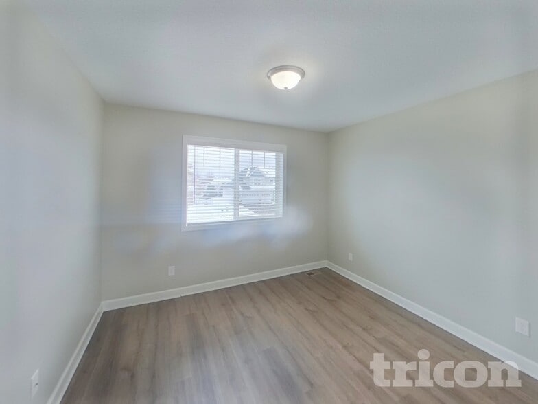 Building Photo - 14060 Ailesbury Ave