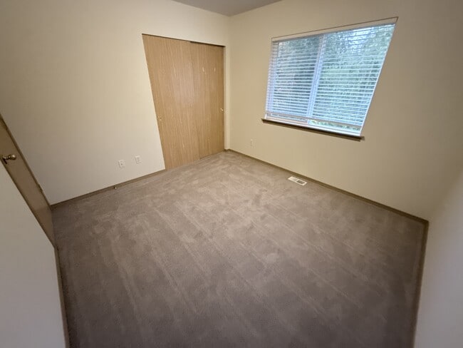 Building Photo - 414 91st Ave SE