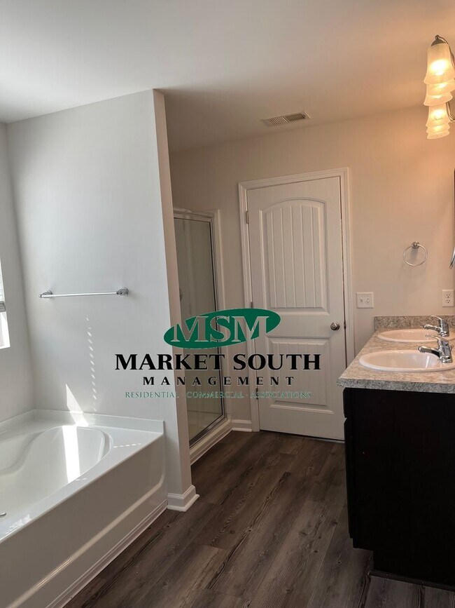 Building Photo - Rice Creek!  Port Wentworth **Rent Special...