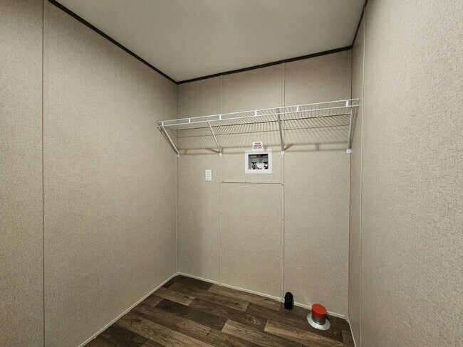 Building Photo - 1089 Myakka Dr