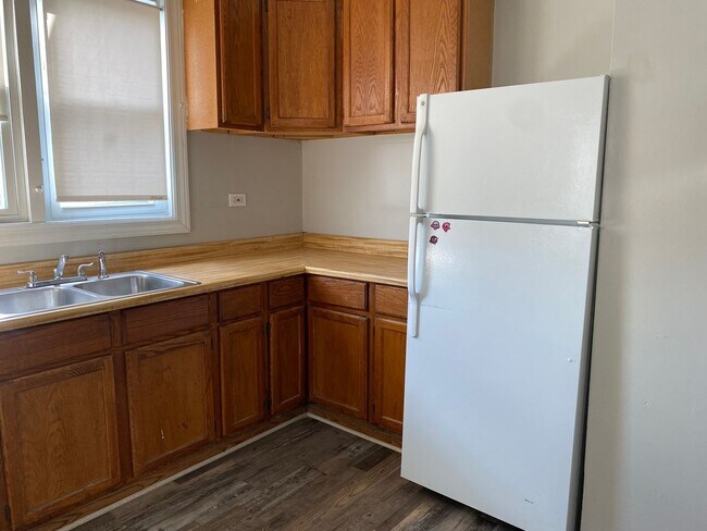 Building Photo - 6035 S Karlov Ave