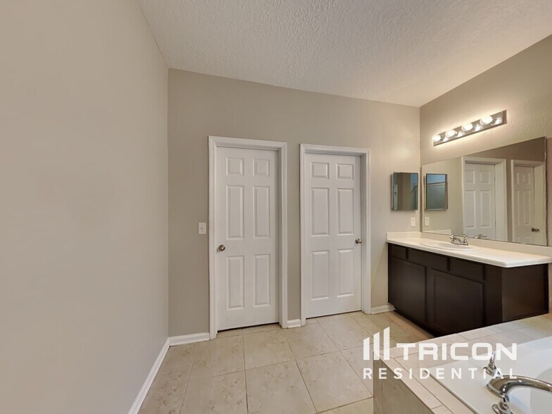 Building Photo - 13782 Goodson Pl