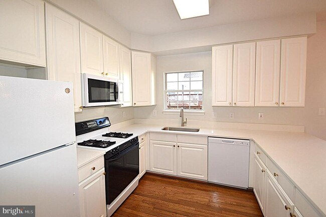 Building Photo - 13510 Nickleback Ct