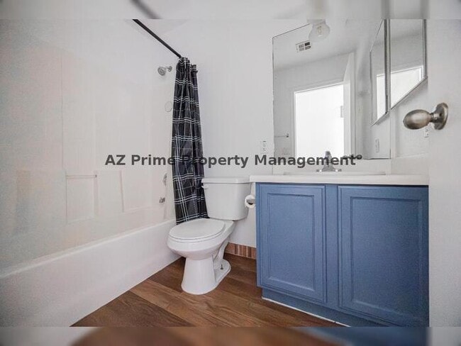 Building Photo - 10864 W Devonshire Ave