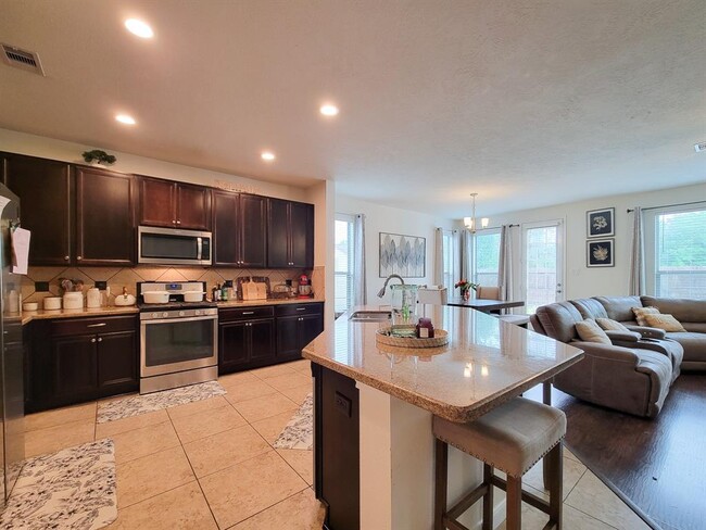 Building Photo - 5046 Longlane Dr