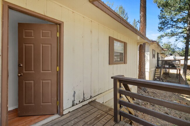 Building Photo - 106 Apache Hills Dr