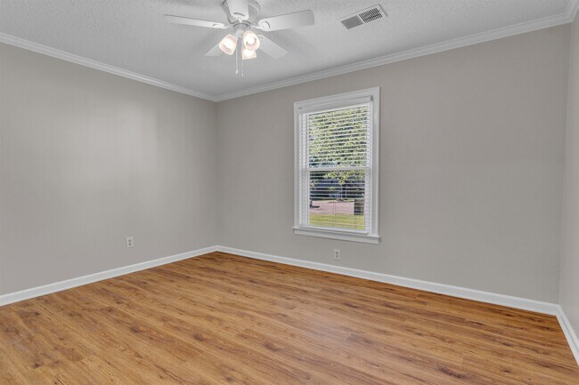 Building Photo - 636 N Fox Chase Cove
