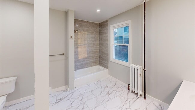 Building Photo - 168 Oak St