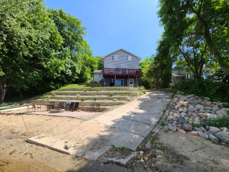 Primary Photo - 28662 W Lake Dr