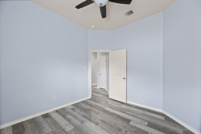 Building Photo - 11617 Glen Knoll Dr