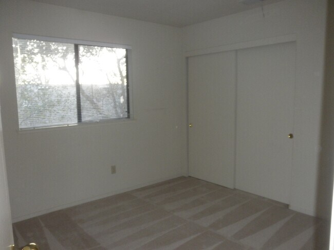Building Photo - 3 bedroom/2.5 bath in Lake Wildwood, Penn ...