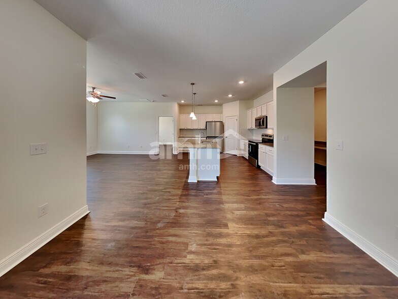 Building Photo - 20506 Calla Lily Dr