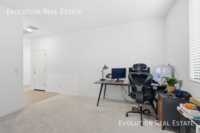 Building Photo - 5532 W Coplen Farms Rd