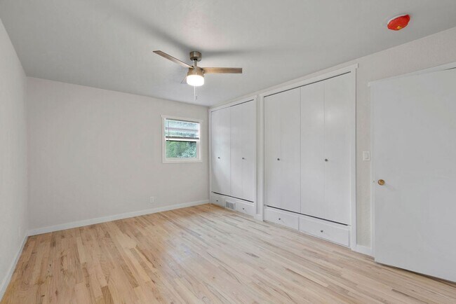 Building Photo - 4 Bedroom completely remodeled home in Fort Collins
