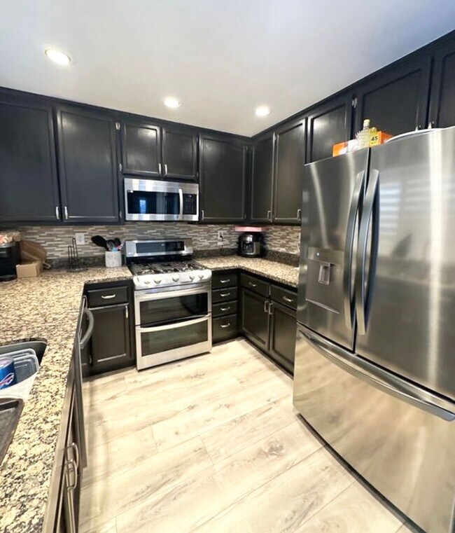 Building Photo - Nice 3 bedroom family home for rent in great Rocklin location