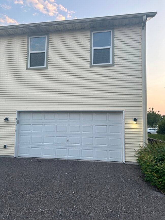 Building Photo - 1010 Van White Memorial Blvd