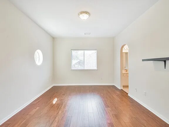 Building Photo - 2502 Bridge Hampton Way