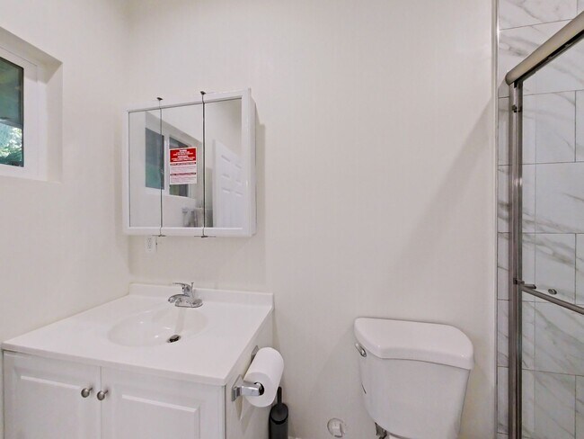 Building Photo - NEW CONSTRUCTION: Modern ADU with Private ...