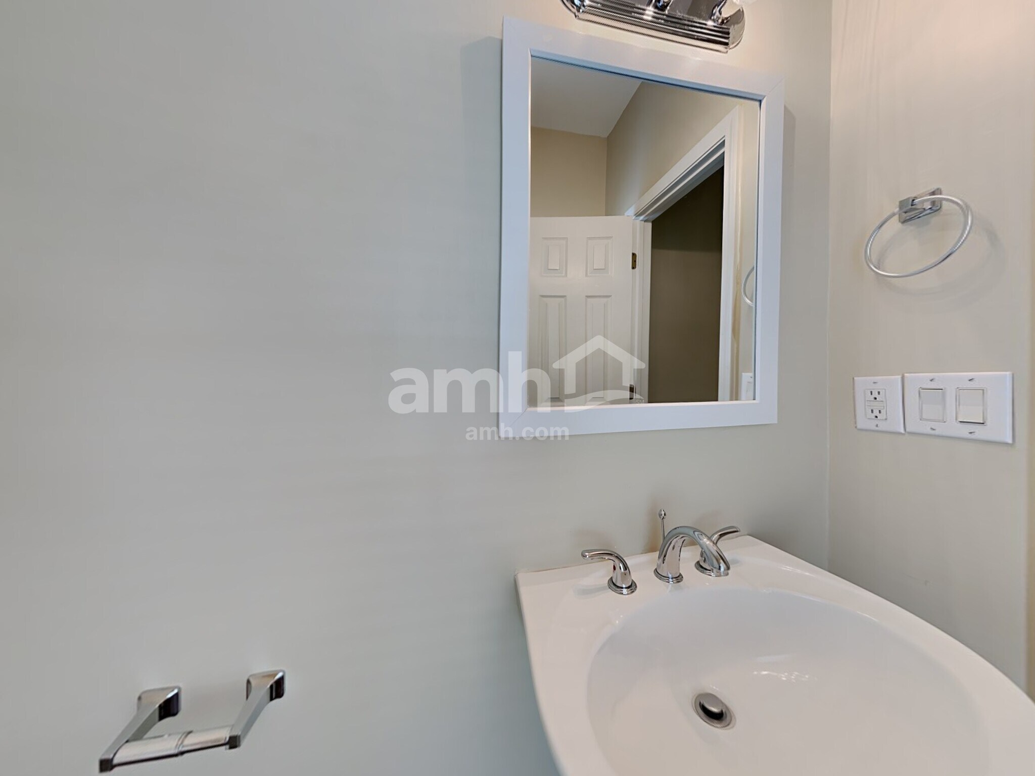 Building Photo - 7270 Wyngate Dr
