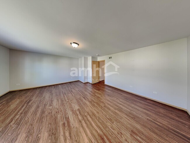 Building Photo - 3226 Kenilworth Ln