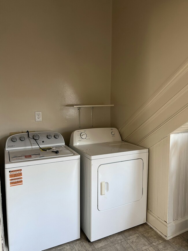 Building Photo - 516 4th St