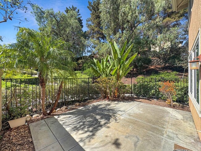 Building Photo - Stunning 3B/2.5BA Home in San Diego w/ Fir...