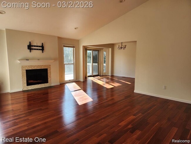 Building Photo - 492 Buttercup Dr