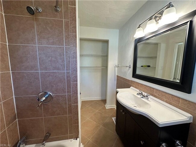 Building Photo - Adorable Ranch Home in Sherwood Forest!