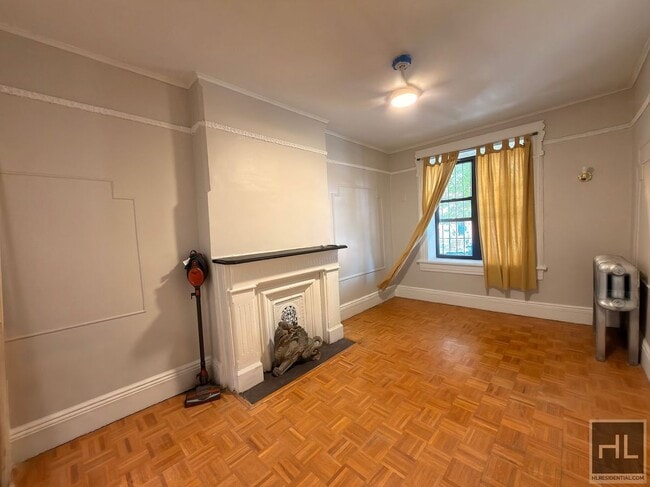 Building Photo - 428 Halsey St