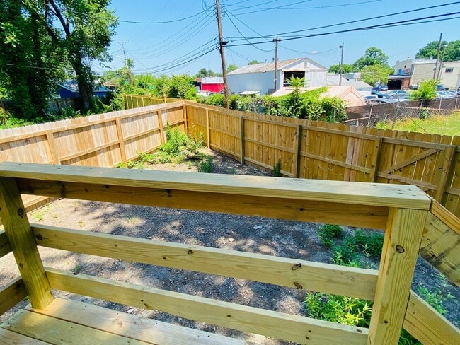 Building Photo - 2507 Seminary Ave