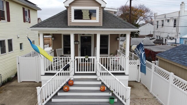 Primary Photo - 303 N Richmond Ave