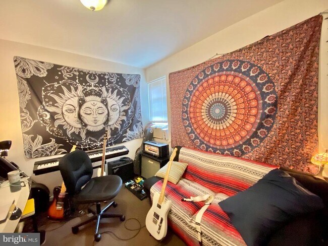 Building Photo - 3210 Haverford Ave