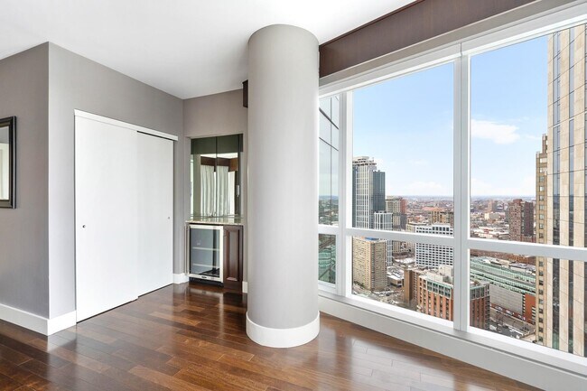 Building Photo - 77 Hudson St