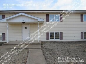 Building Photo - Meadowbrook Drive 839-841