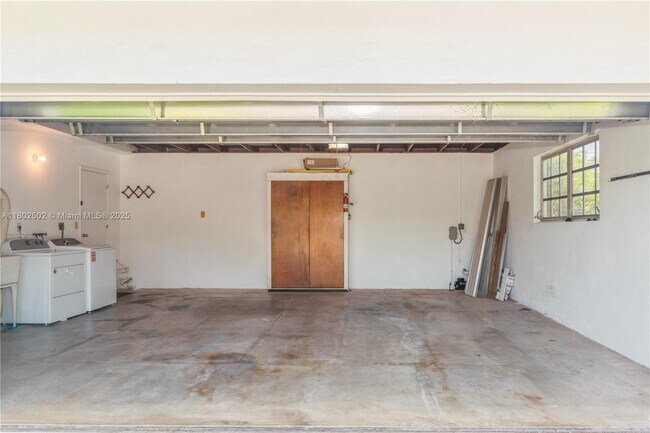 Building Photo - 7300 SW 116th St