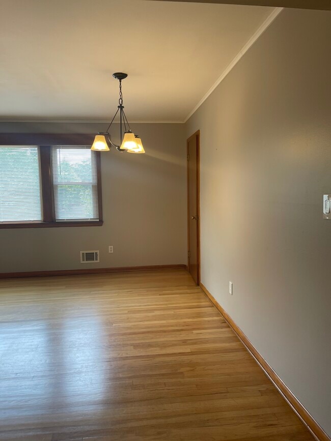 Building Photo - 60 Morgan Ln