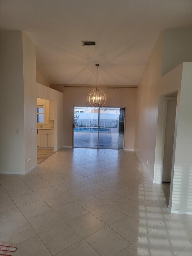 Building Photo - 9082 Cavatina Pl