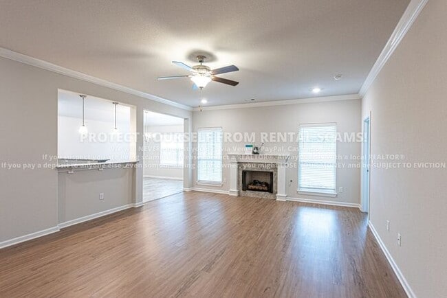 Building Photo - 371 W Tyler Rd