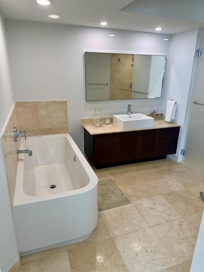 Building Photo - 250 Sunny Isles Blvd