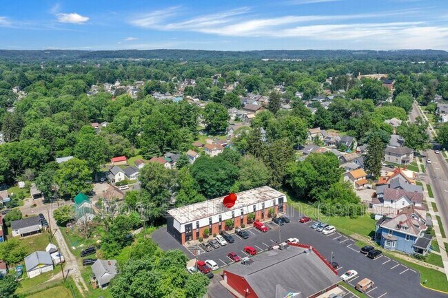Building Photo - 425 Mt Vernon Rd